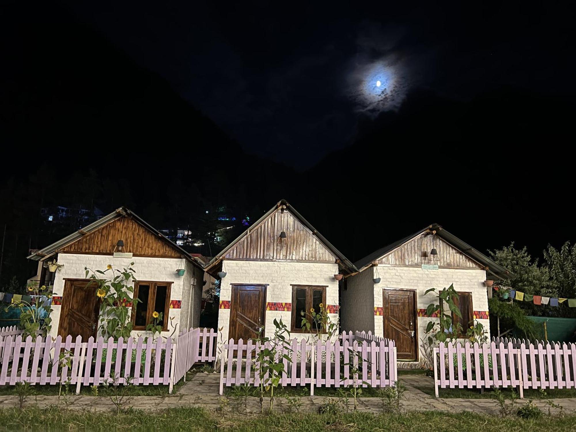 Himtrek Stay Kasol Eksteriør billede